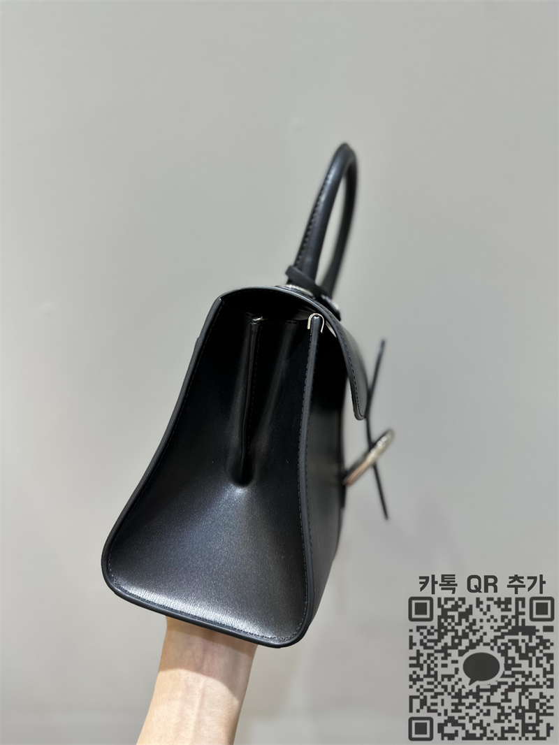 ae589908ef8478889bac2b182b4072d7_1789358124_7069.jpg