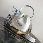 프라다 PRADA 가죽 버킷백1BE018