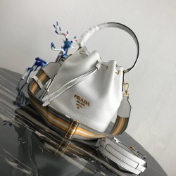 프라다 PRADA 가죽 버킷백1BE018