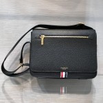 톰브라운 THOM BROWNE 메신저백