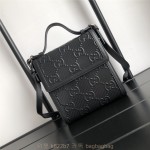 구찌 GUCCI 구찌 남성 엠보스드 GG 메신저 백 625782