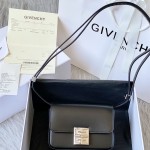 지방시 GIVENCHY 복스 레더 4G 체인백 미니