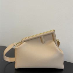 펜디 FENDI  퍼스트백  32CM