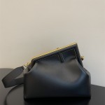 펜디 FENDI  퍼스트백  32CM