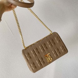 버버리 BURBERRY