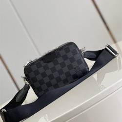 루이비통 Louis Vuitton 알파 웨어러블 월릿  M60418