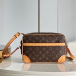 루이비통 Louis Vuitton 모노그램 트로카데로 크로스백 M51274  23CM
