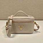 프라다 PRADA 미니백 레더 삼각 로고 토트 여자 숄더백 1BH202