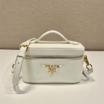 프라다 PRADA 미니백 레더 삼각 로고 토트 여자 숄더백 1BH202