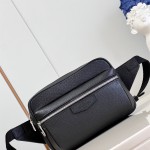 루이비통 Louis Vuitton 아웃도어 범백  M30245