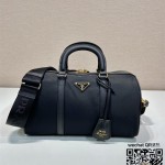 프라다 PRADA 리에디션 1978 미디엄 리나일론 및 사피아노 가죽 탑 핸들 백