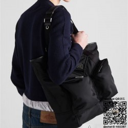 프라다 PRADA 신상  리나일론 및 가죽 토트백 2VG120