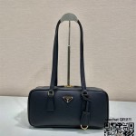 프라다 PRADA  사피아노 가죽 핸들백 1BB116