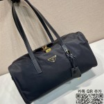 프라다 패드락 라지 리나일론 탑핸들 보스턴 숄더백 1BB135