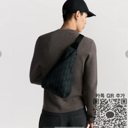 디올 오블리크 트렉 슬링백 1DTBO086